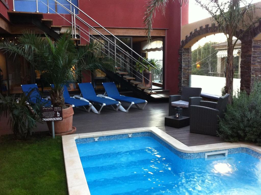 Hotel La Placa Garriguella Exterior photo