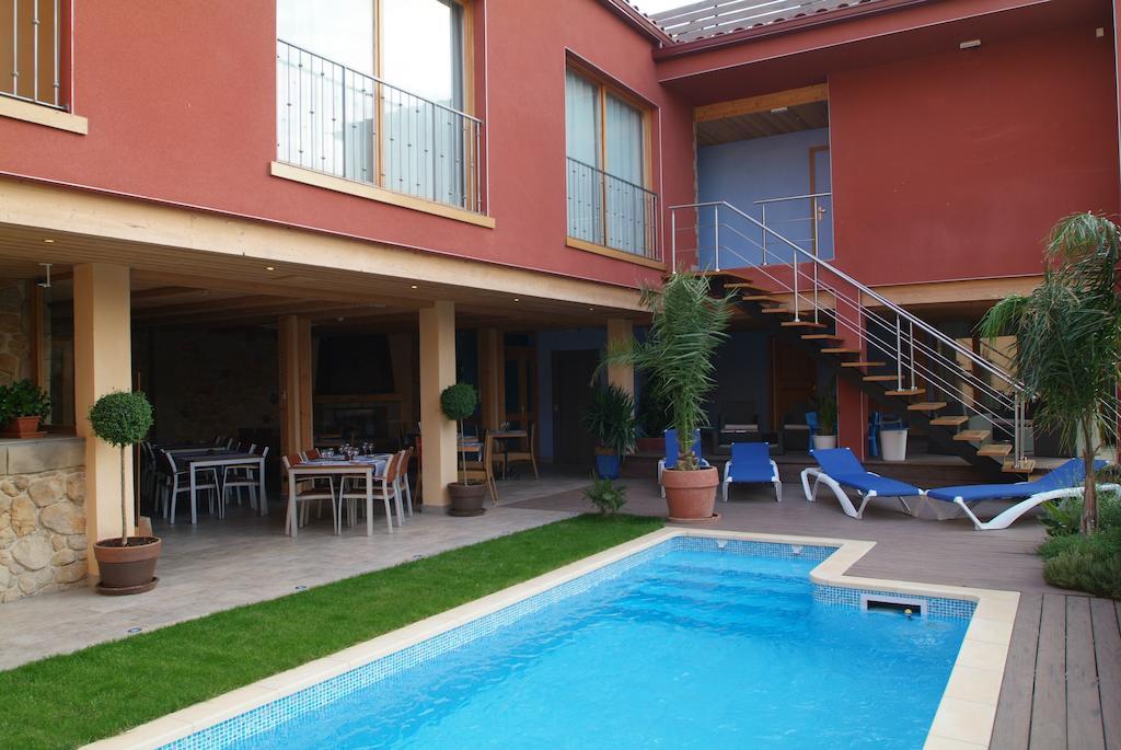 Hotel La Placa Garriguella Exterior photo