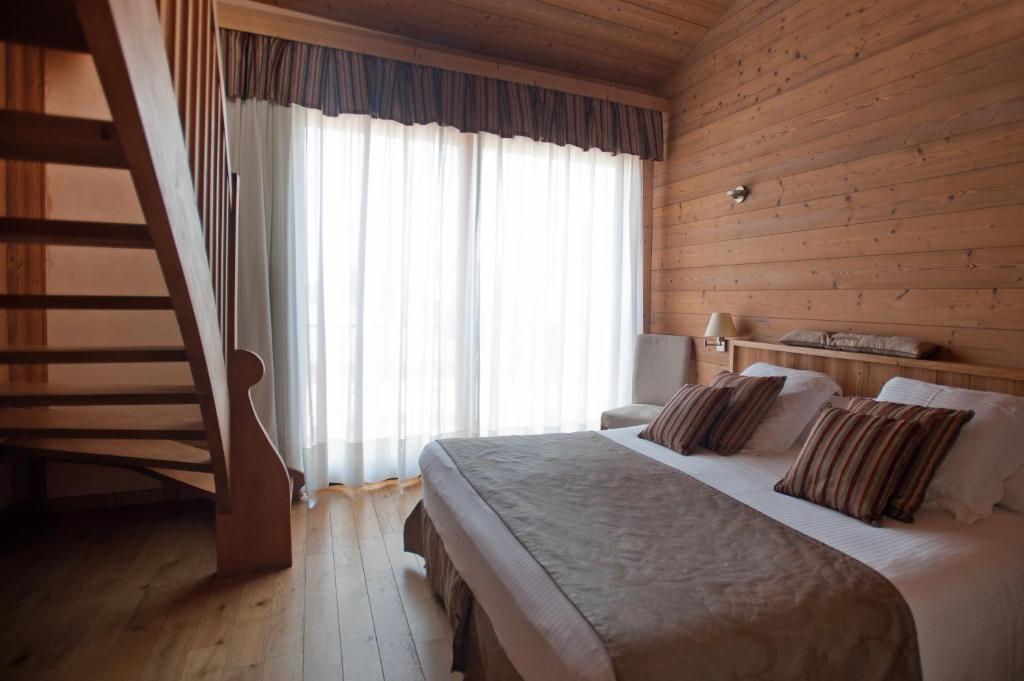 Hotel La Placa Garriguella Room photo