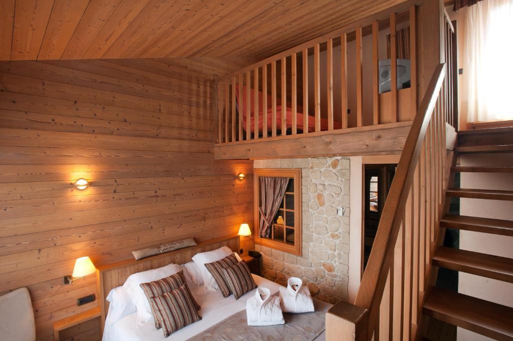 Hotel La Placa Garriguella Room photo